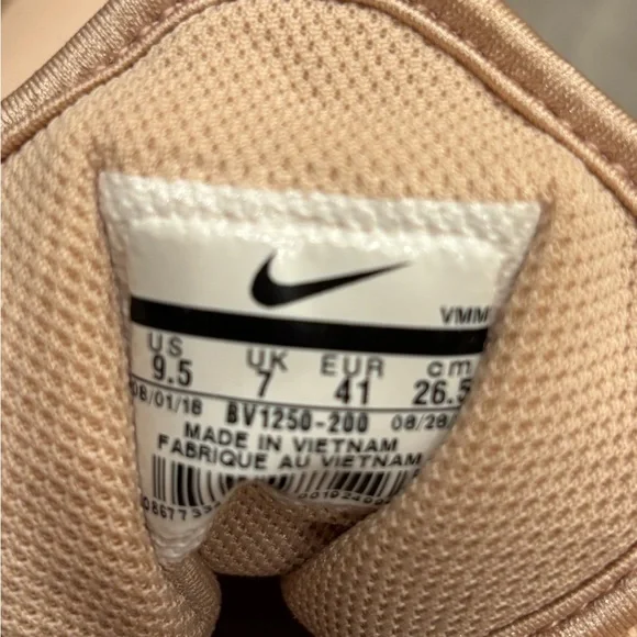 Nike Max Air Women’s Sneakers in Blush - Picture 4 of 7